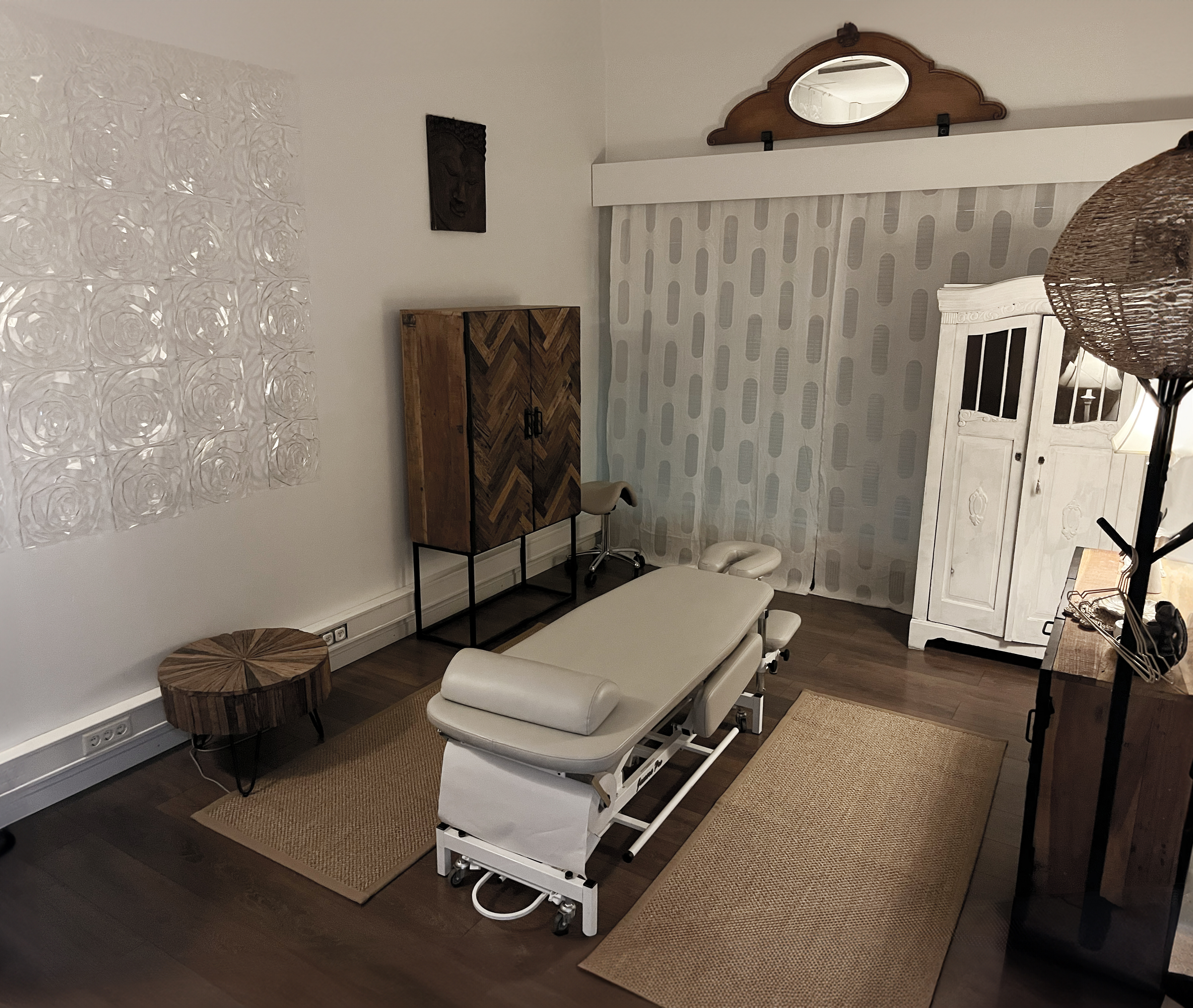 Tunnelmallinen hierontahuone